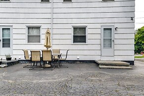 Rochester Retreat Near Parks, Entertainment & More