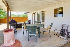Joshua Tree Home w/ Patio - 5 Mi to National Park!