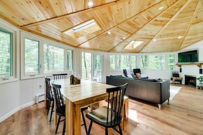 Private Deck & Grill: Pocono Pines Retreat!