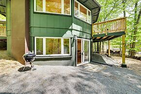 Private Deck & Grill: Pocono Pines Retreat!
