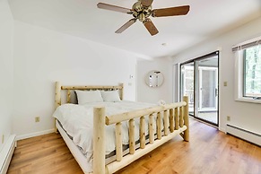 Private Deck & Grill: Pocono Pines Retreat!