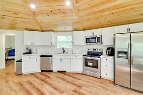 Private Deck & Grill: Pocono Pines Retreat!