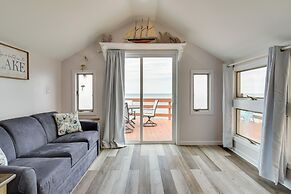 Cozy Irondequoit Home on Lake Ontario!