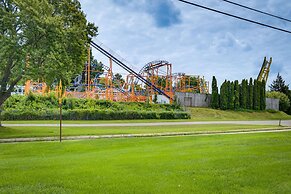 Cozy Irondequoit Home on Lake Ontario!