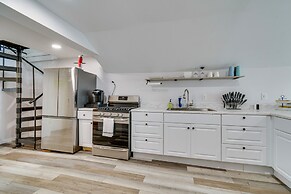 Cozy Irondequoit Home on Lake Ontario!