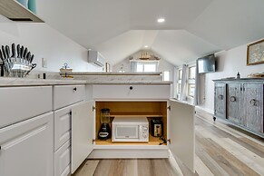 Cozy Irondequoit Home on Lake Ontario!