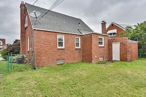 Quiet Cheektowaga Retreat: 23 Mi to Niagara Falls!