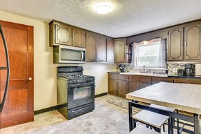 Quiet Cheektowaga Retreat: 23 Mi to Niagara Falls!