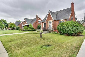 Quiet Cheektowaga Retreat: 23 Mi to Niagara Falls!