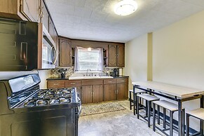 Quiet Cheektowaga Retreat: 23 Mi to Niagara Falls!