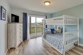 Walk to Surf City Beach: Ocean-view Home w/ Decks!