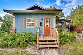 Lake Wales Vacation Rental w/ Screened-in Porch!