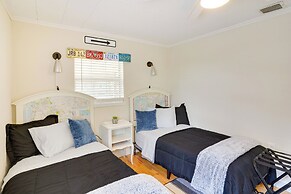 Lake Wales Vacation Rental w/ Screened-in Porch!