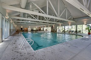 Klamath Falls Getaway w/ Pool & Hot Tub Access!