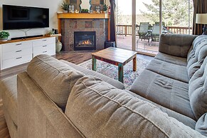 Klamath Falls Getaway w/ Pool & Hot Tub Access!