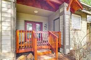 Klamath Falls Getaway w/ Pool & Hot Tub Access!