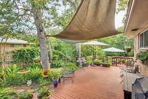 Lovely Bryan Home w/ Deck - 4 Mi to Kyle Field!