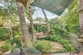 Lovely Bryan Home w/ Deck - 4 Mi to Kyle Field!