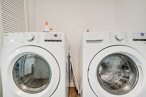 Game Room & Pool: Family Home in The Colony!