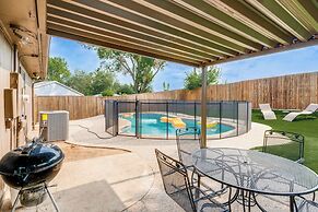 Game Room & Pool: Family Home in The Colony!