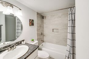 Game Room & Pool: Family Home in The Colony!