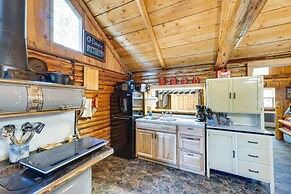 Remote Escape: Klamath Falls Cabin By Lake & Hikes