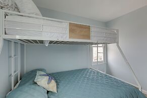 Sunny Seaside Heights Retreat: Walkable Location!