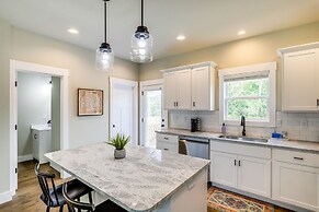 Getaway w/ Fire Pit: 3 Mi to River Arts District!