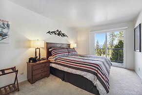 Tahoe City Vacation Rental w/ Pool Access + Views!