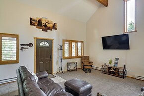 Spacious Beaver Getaway Near Eagle Point Resort!