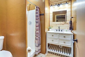 Spacious Beaver Getaway Near Eagle Point Resort!