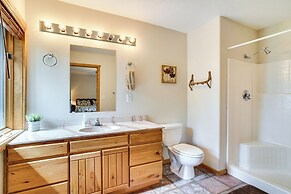 Spacious Beaver Getaway Near Eagle Point Resort!