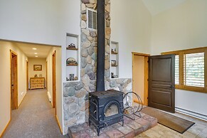 Spacious Beaver Getaway Near Eagle Point Resort!