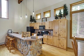 Spacious Beaver Getaway Near Eagle Point Resort!