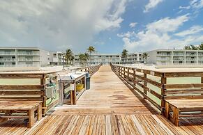Ocean-view Key Colony Beach Condo w/ Pool Access!