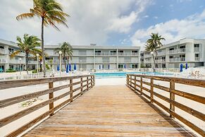 Ocean-view Key Colony Beach Condo w/ Pool Access!