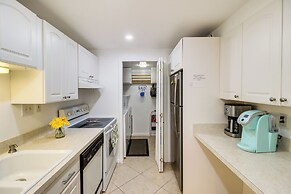 Ocean-view Key Colony Beach Condo w/ Pool Access!