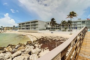 Ocean-view Key Colony Beach Condo w/ Pool Access!