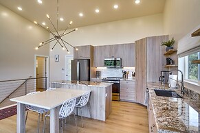 Newly Built, Modern Alton Cabin on 4 Acres!