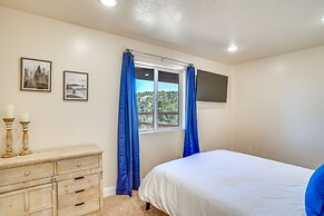 Newly Built, Modern Alton Cabin on 4 Acres!