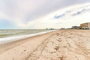 Beachfront Corpus Christi Condo w/ Pool Access!