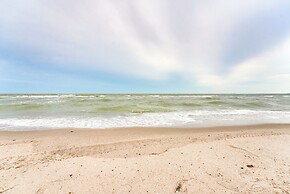 Beachfront Corpus Christi Condo w/ Pool Access!