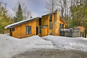 Jamaica Vacation Home w/ Deck: 8 Mi to Skiing!