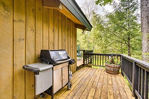 Jamaica Vacation Home w/ Deck: 8 Mi to Skiing!