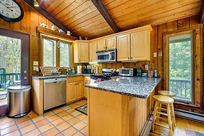 Jamaica Vacation Home w/ Deck: 8 Mi to Skiing!