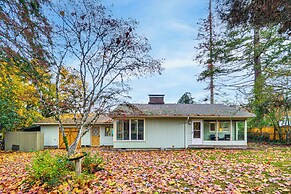 Modern Home w/ Spacious Yard in Beaverton!