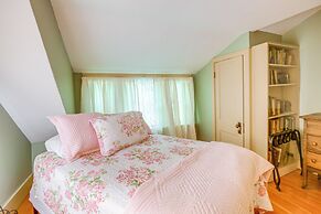 Cozy Vacation Rental Home Near Lake Winnipesaukee!