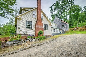 Cozy Vacation Rental Home Near Lake Winnipesaukee!