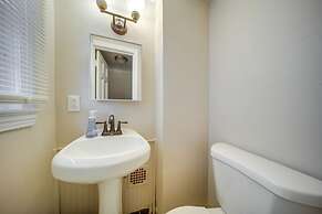 Vacation Rental Near Cleveland, Ohio: 6 Mi Away!