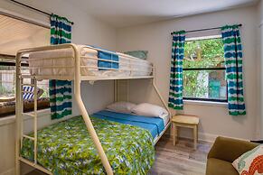 Melbourne Escape w/ Screened Patio, Near Beaches!